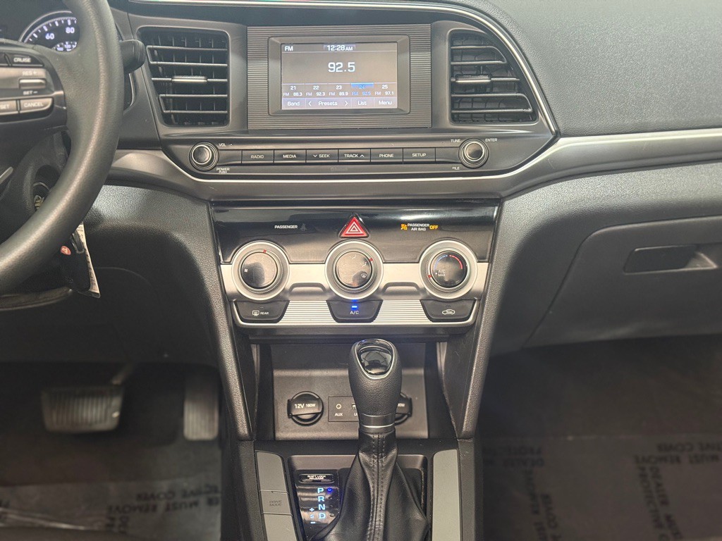 2019 Hyundai Elantra Image 26