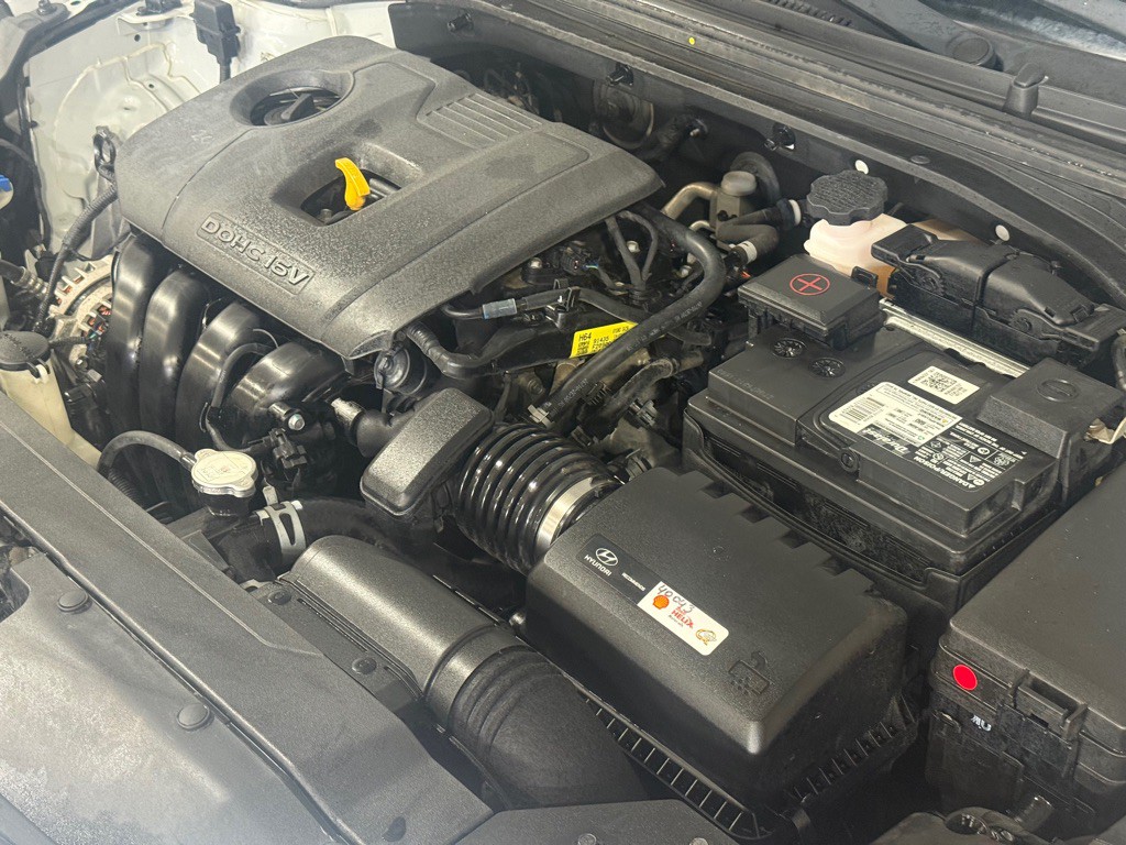 2019 Hyundai Elantra Image 31