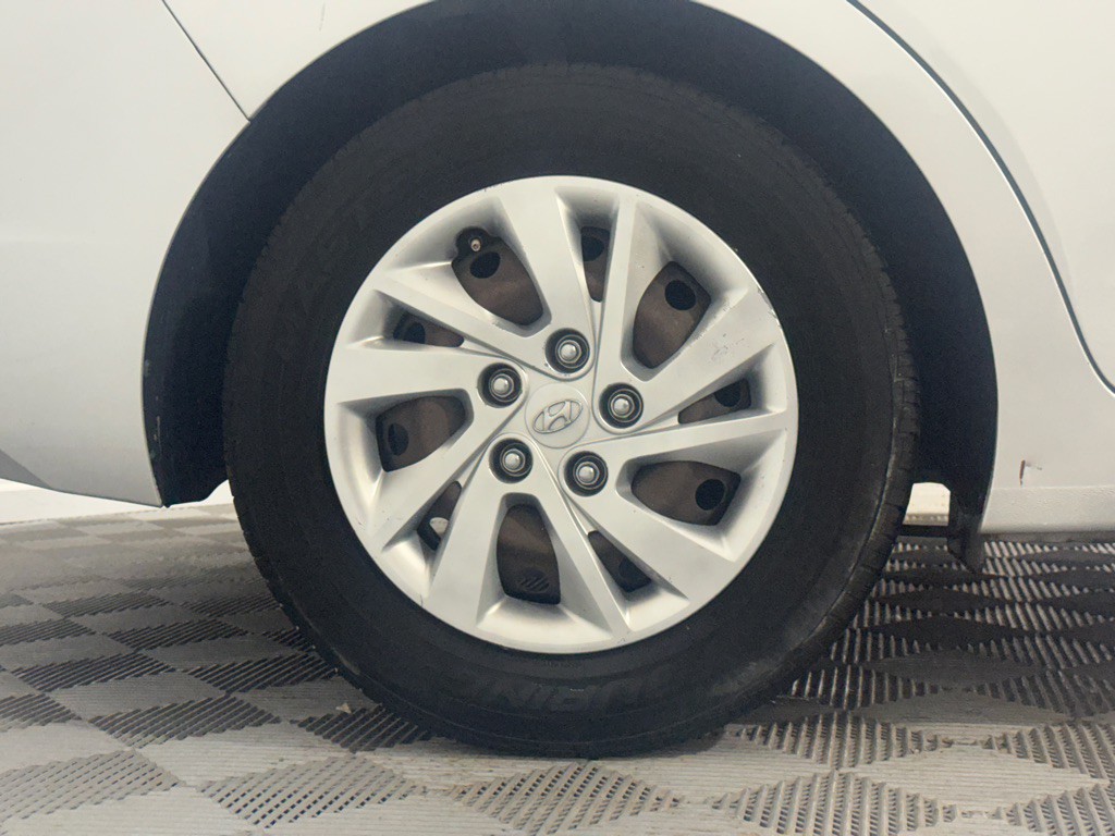 2019 Hyundai Elantra Image 33