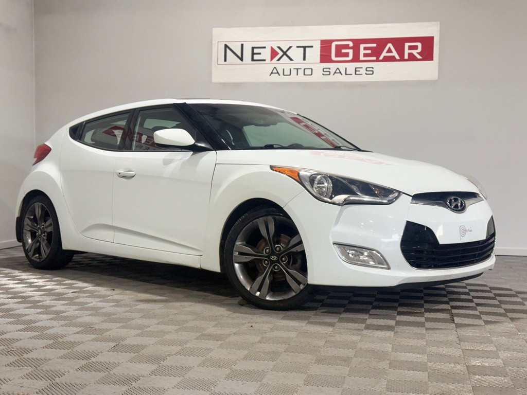 2015 Hyundai Veloster Image 1