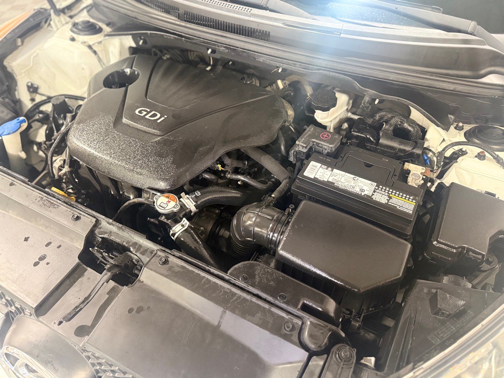 2015 Hyundai Veloster Image 43