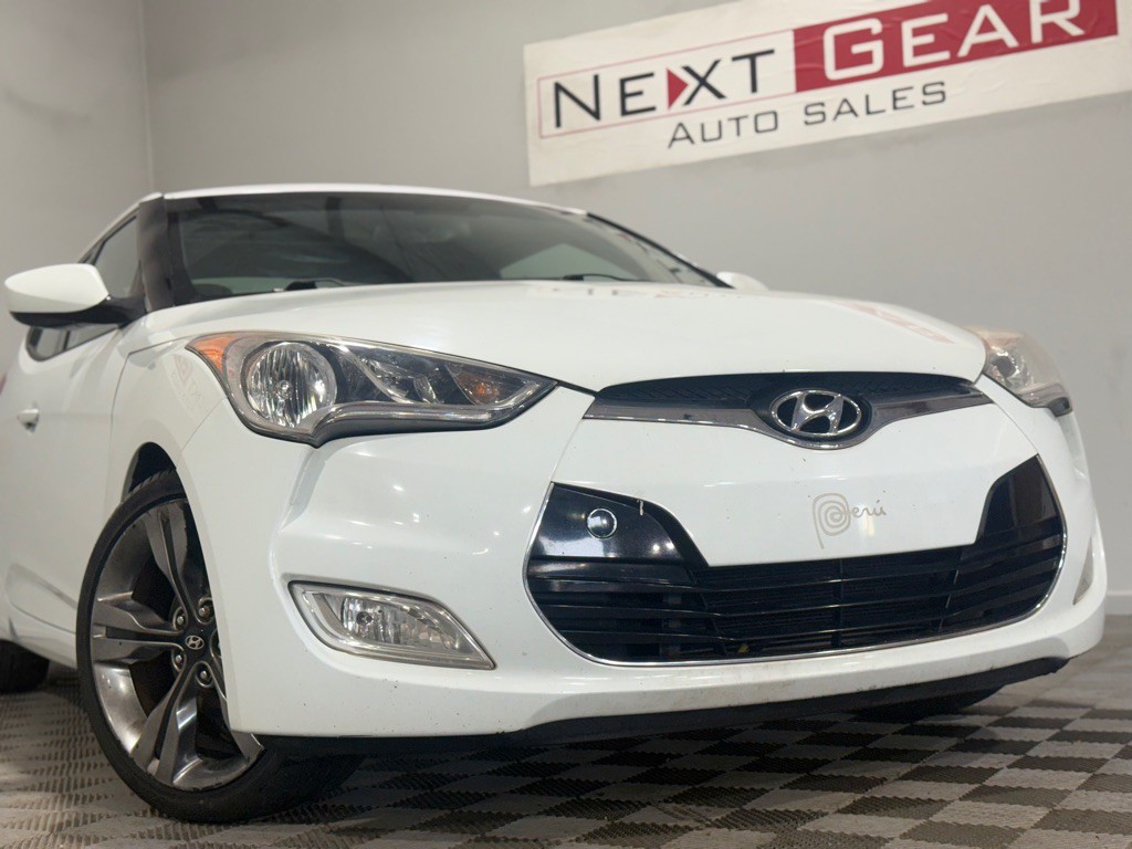 2015 Hyundai Veloster Image 4
