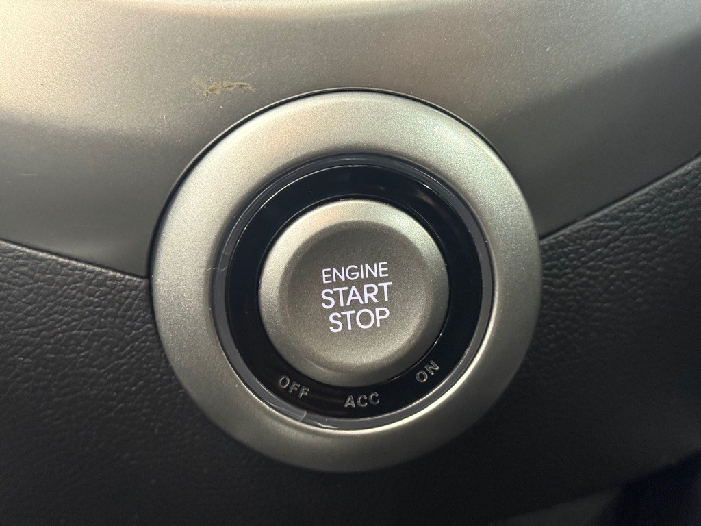 2015 Hyundai Veloster Image 21