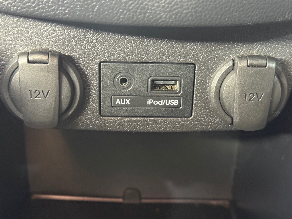 2015 Hyundai Veloster Image 22