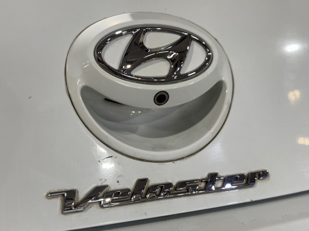2015 Hyundai Veloster Image 35