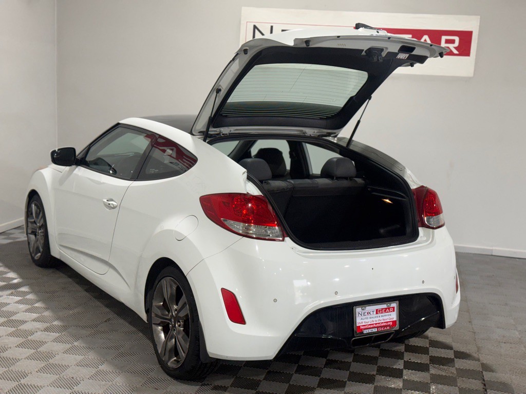 2015 Hyundai Veloster Image 36