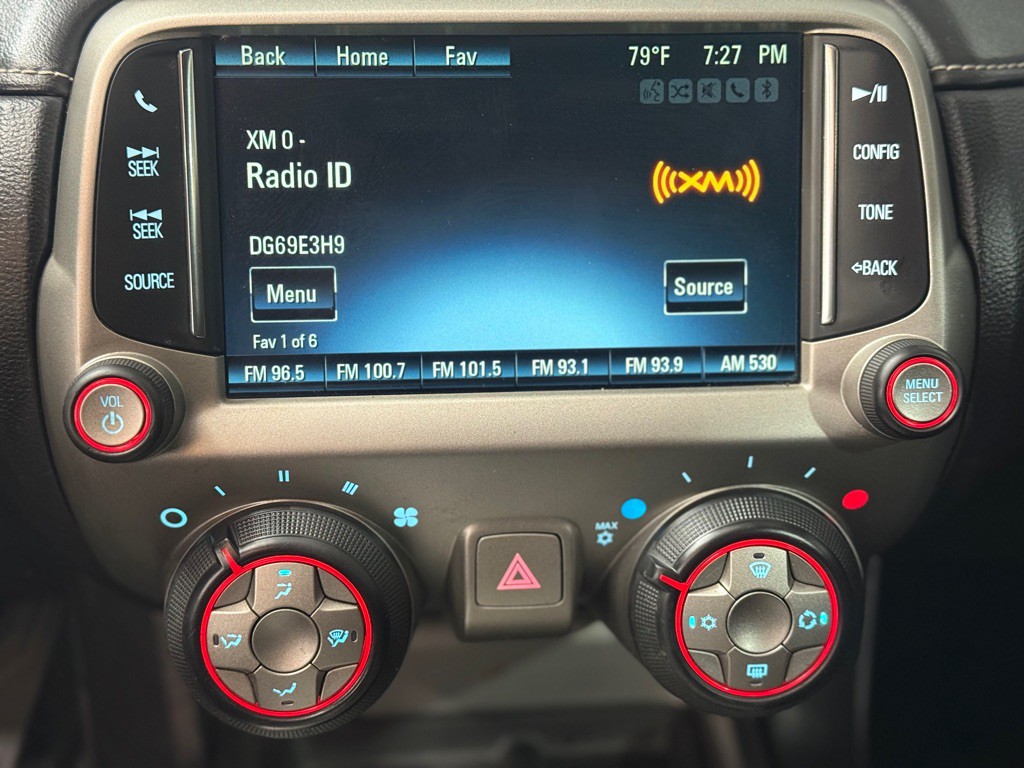 2015 Chevrolet Camaro Image 17
