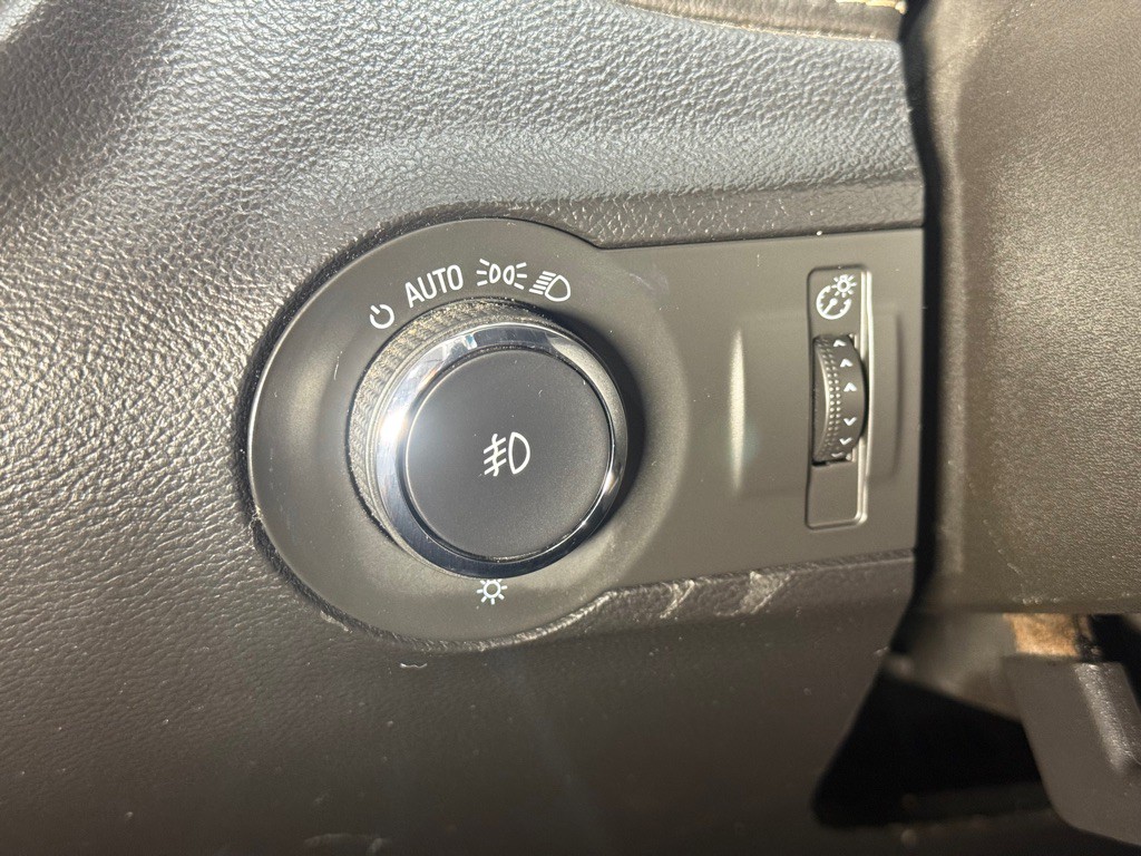 2015 Chevrolet Camaro Image 28