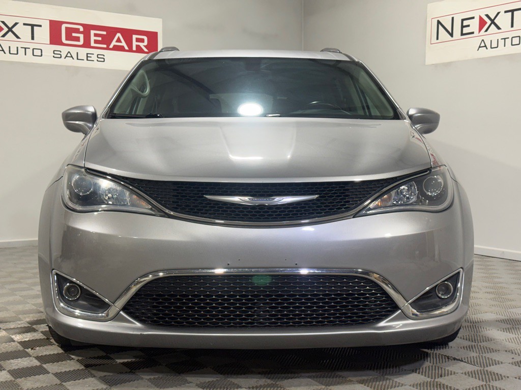 2018 Chrysler Pacifica Image 3
