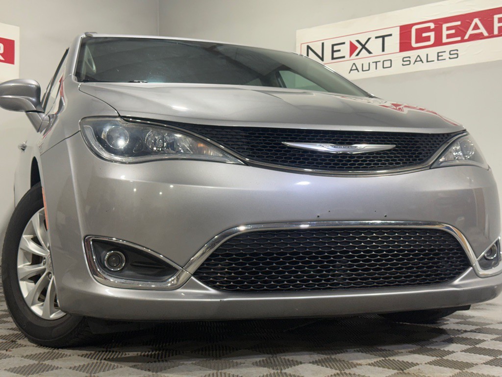 2018 Chrysler Pacifica Image 4