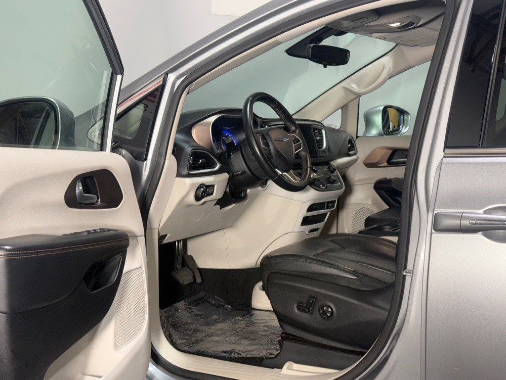 2018 Chrysler Pacifica Image 13