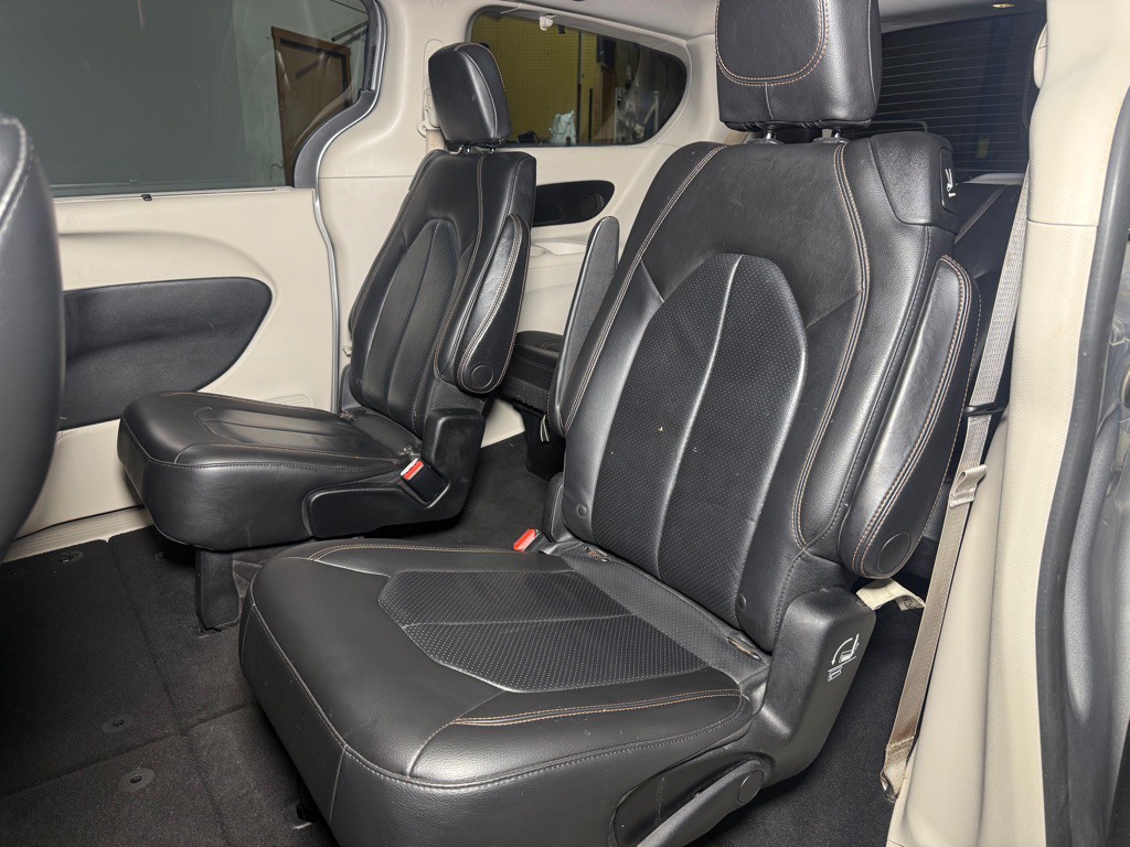 2018 Chrysler Pacifica Image 15