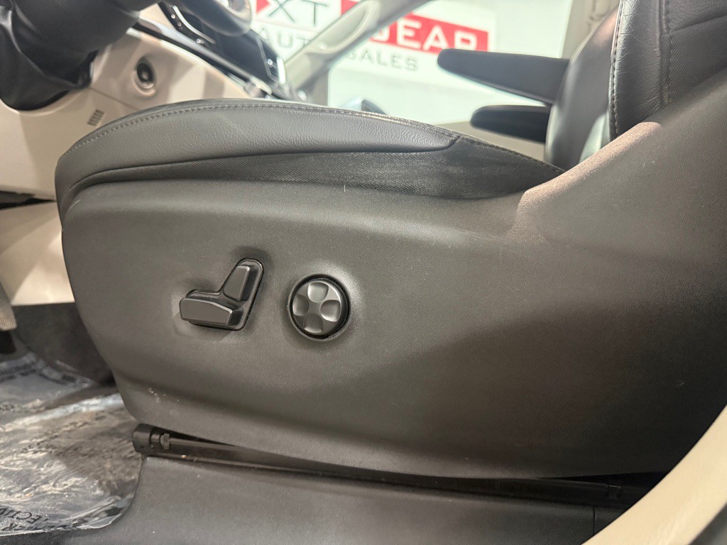2018 Chrysler Pacifica Image 16
