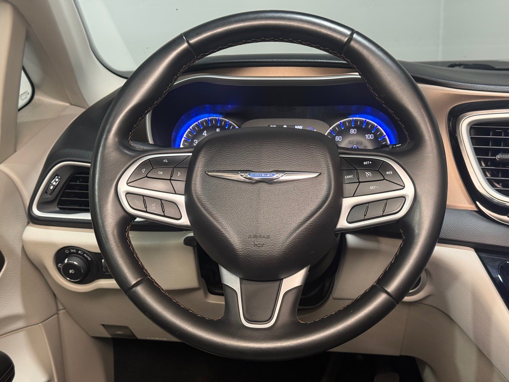2018 Chrysler Pacifica Image 20
