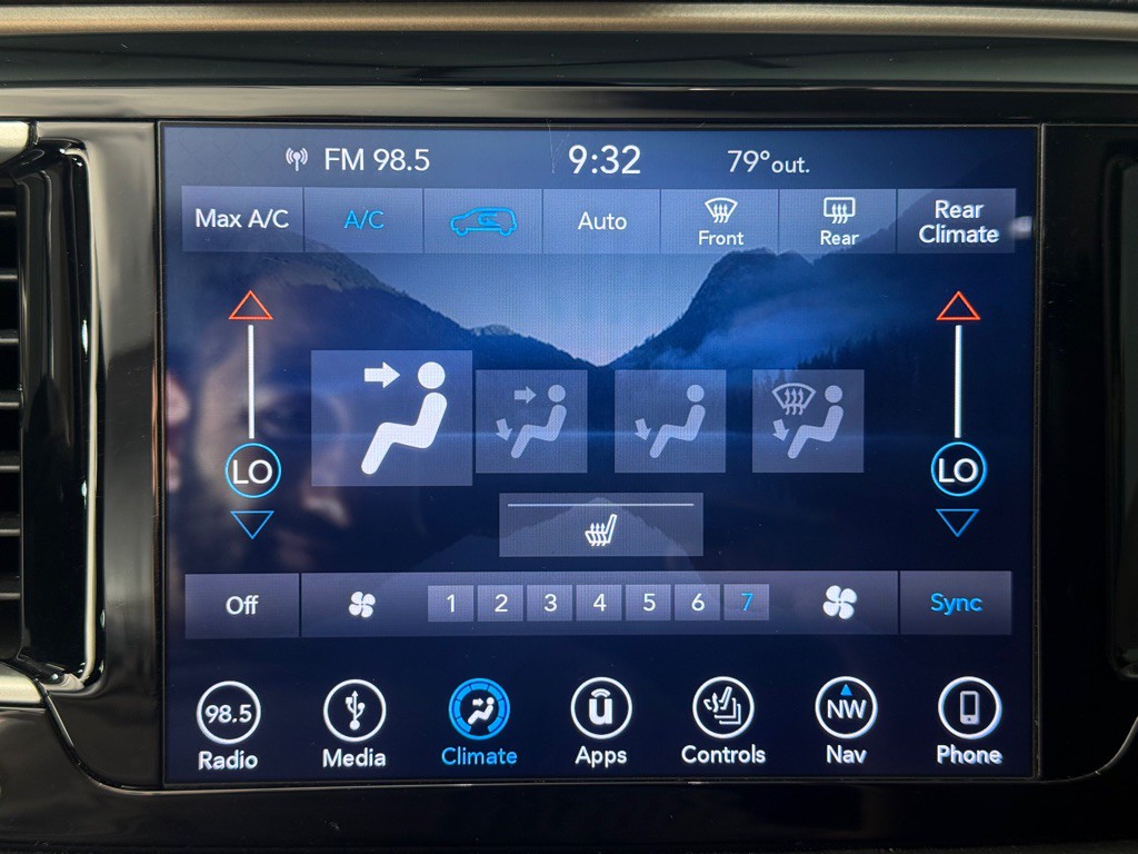 2018 Chrysler Pacifica Image 30