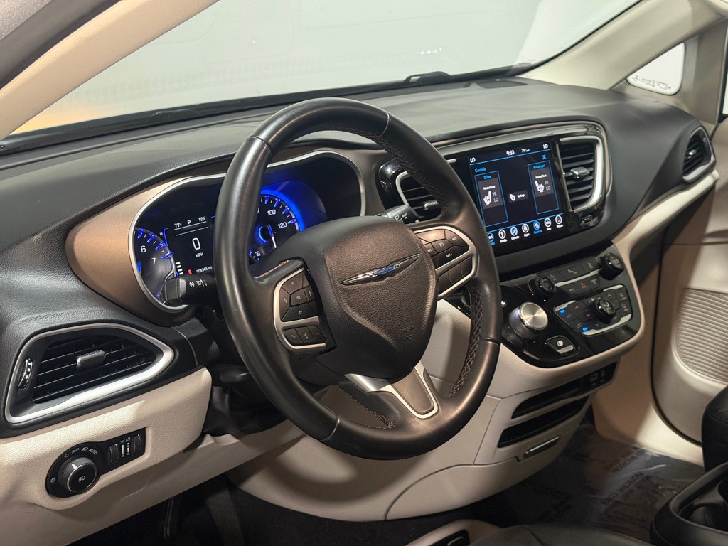 2018 Chrysler Pacifica Image 37