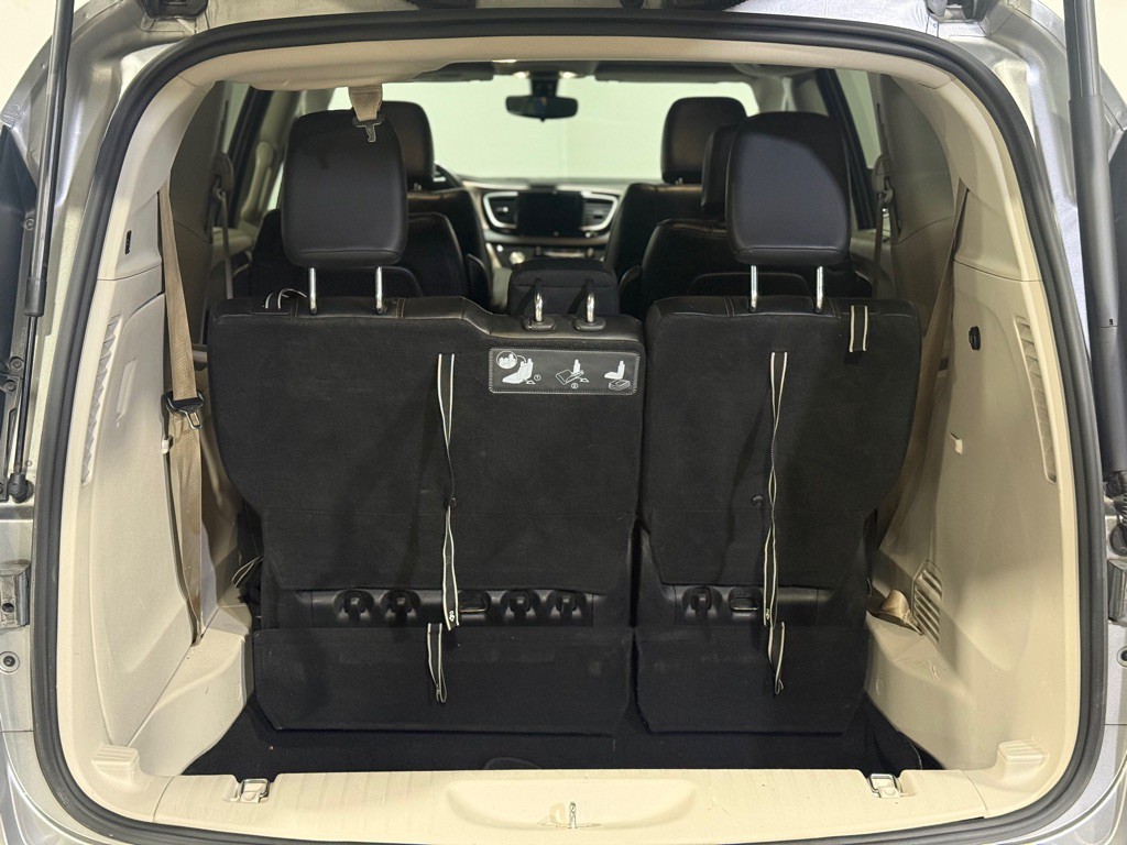 2018 Chrysler Pacifica Image 45