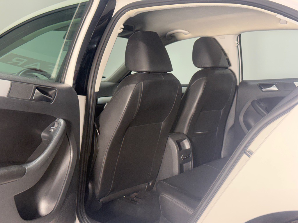 2013 Volkswagen Jetta Image 11