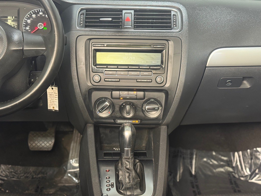 2013 Volkswagen Jetta Image 15
