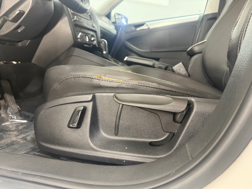 2013 Volkswagen Jetta Image 20