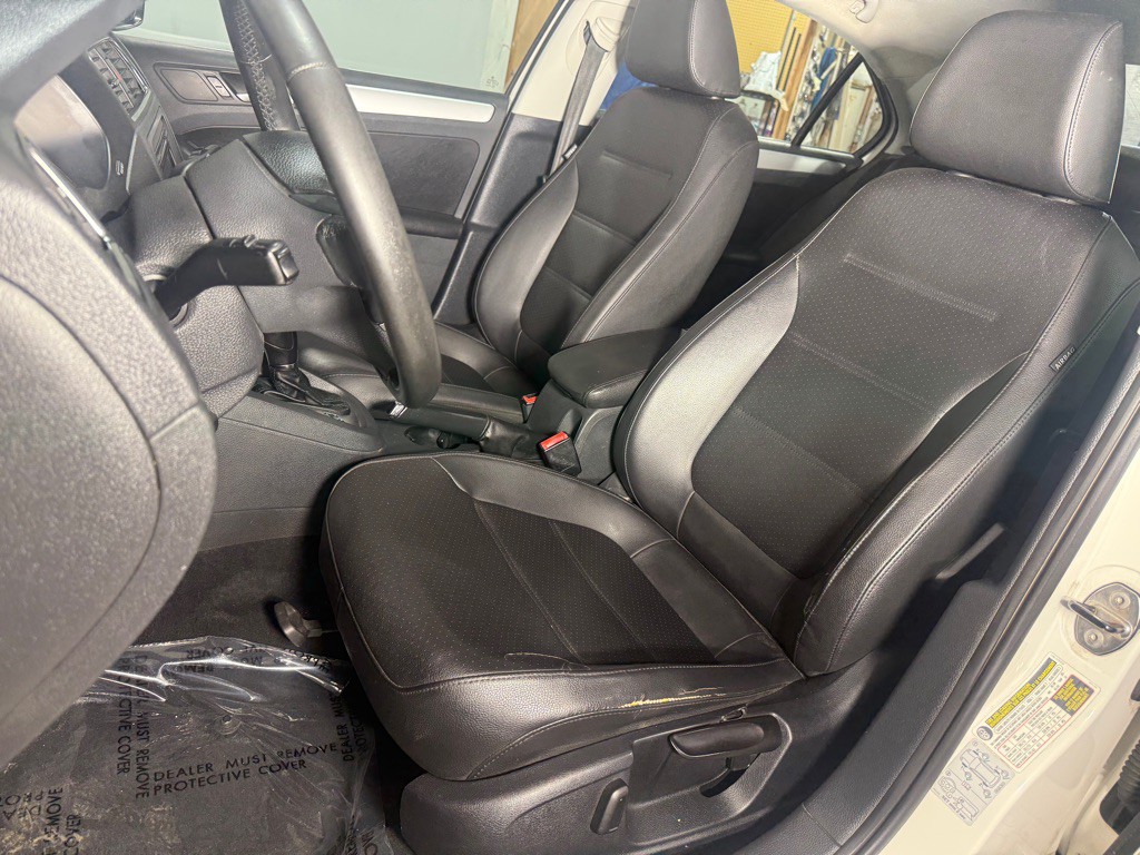 2013 Volkswagen Jetta Image 21