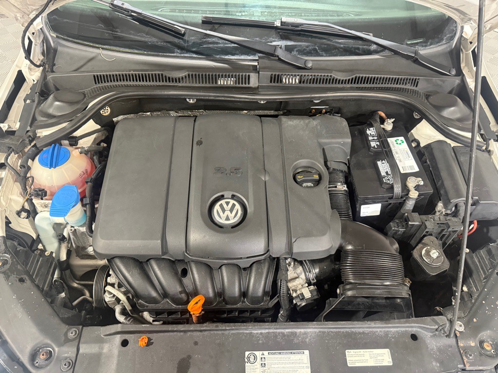 2013 Volkswagen Jetta Image 28