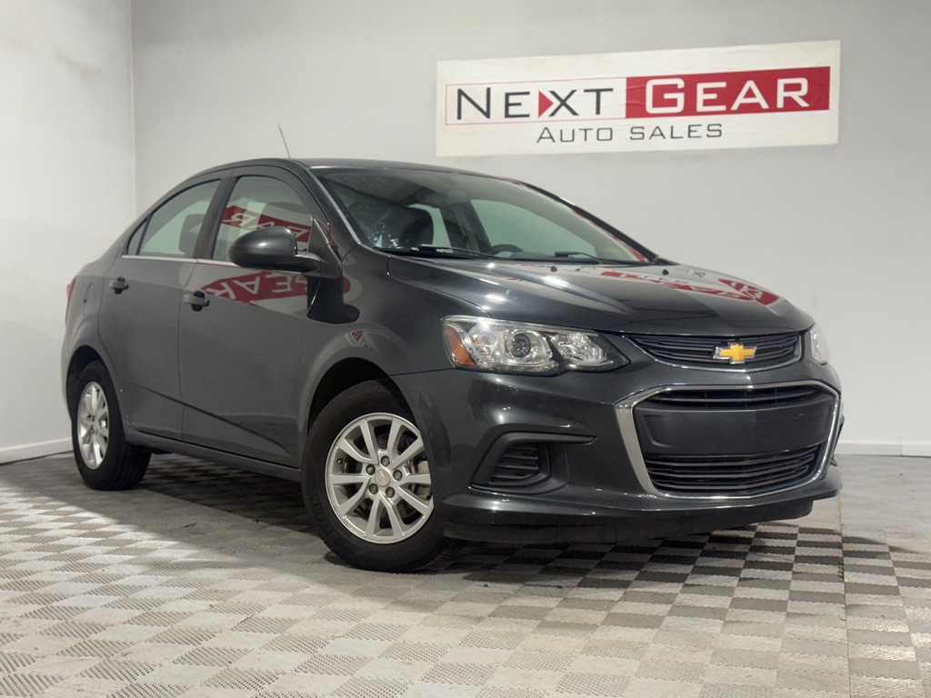 2017 Chevrolet Sonic Image 2