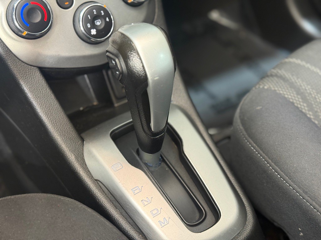 2017 Chevrolet Sonic Image 14