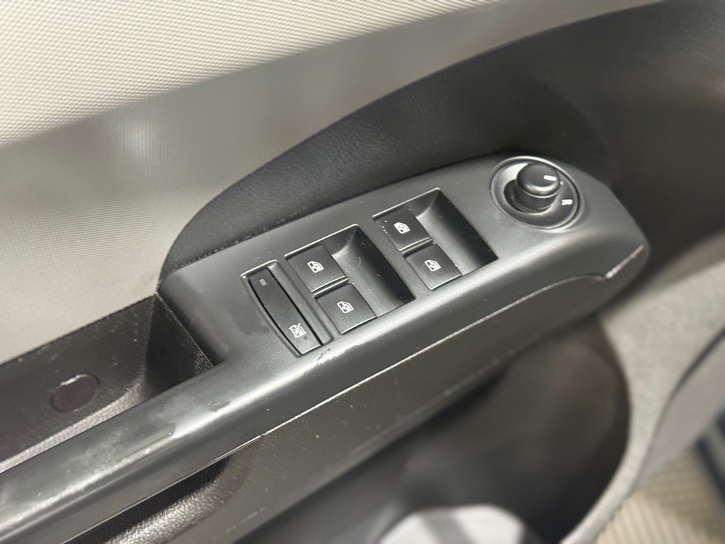 2017 Chevrolet Sonic Image 27