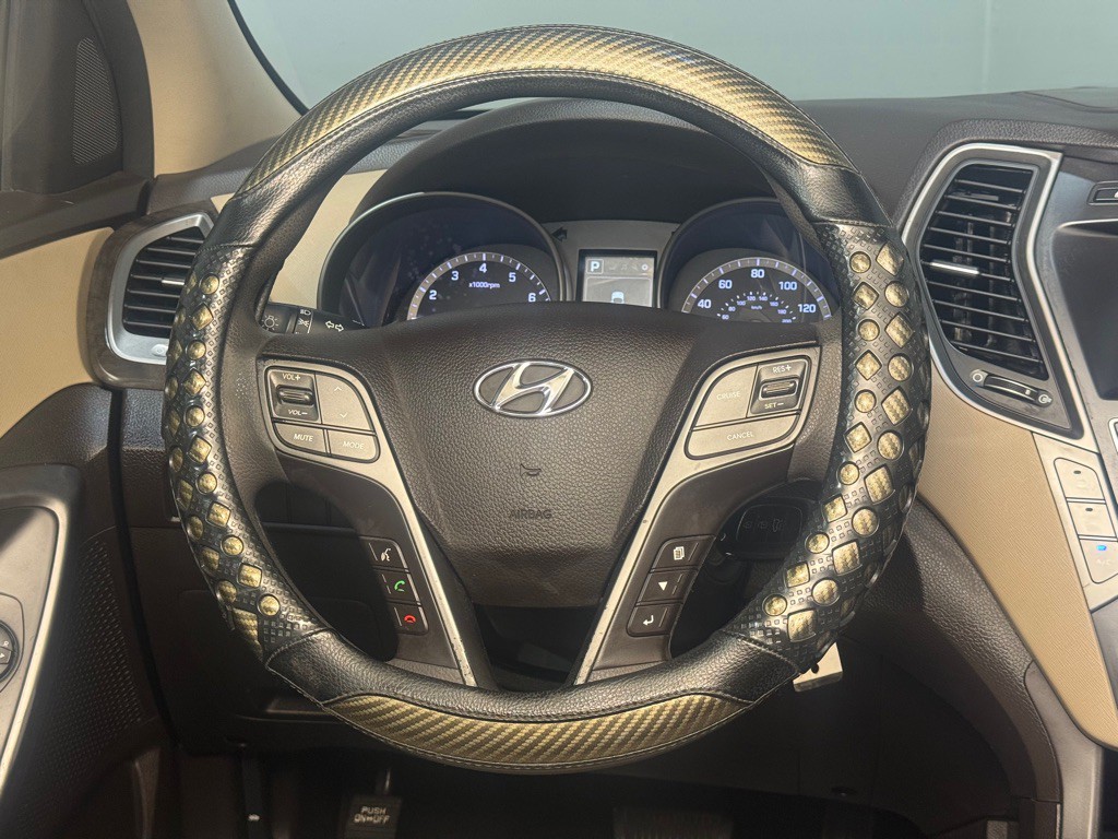 2017 Hyundai Santa Fe Image 14
