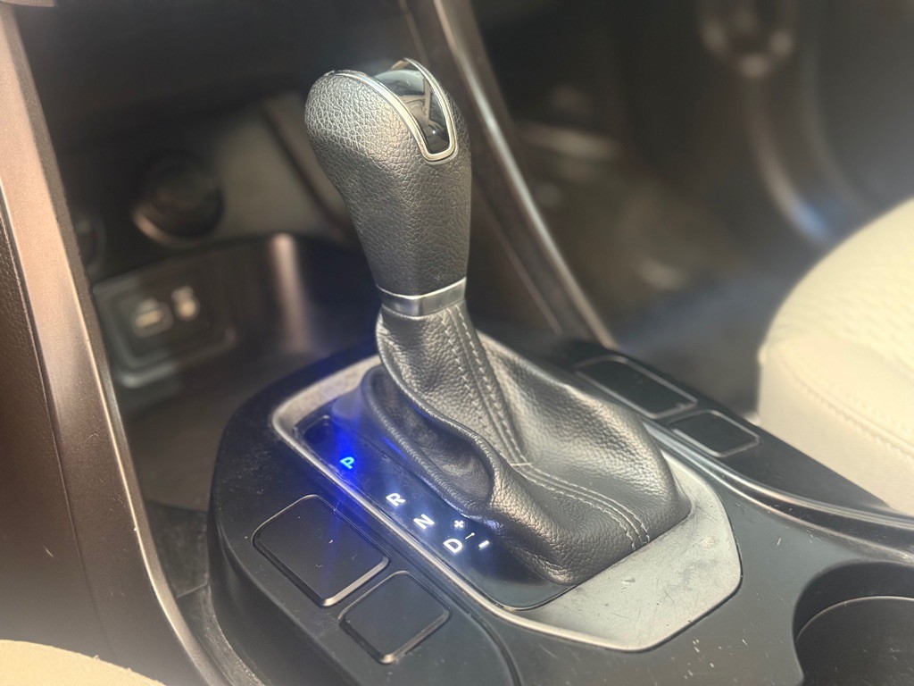 2017 Hyundai Santa Fe Image 20