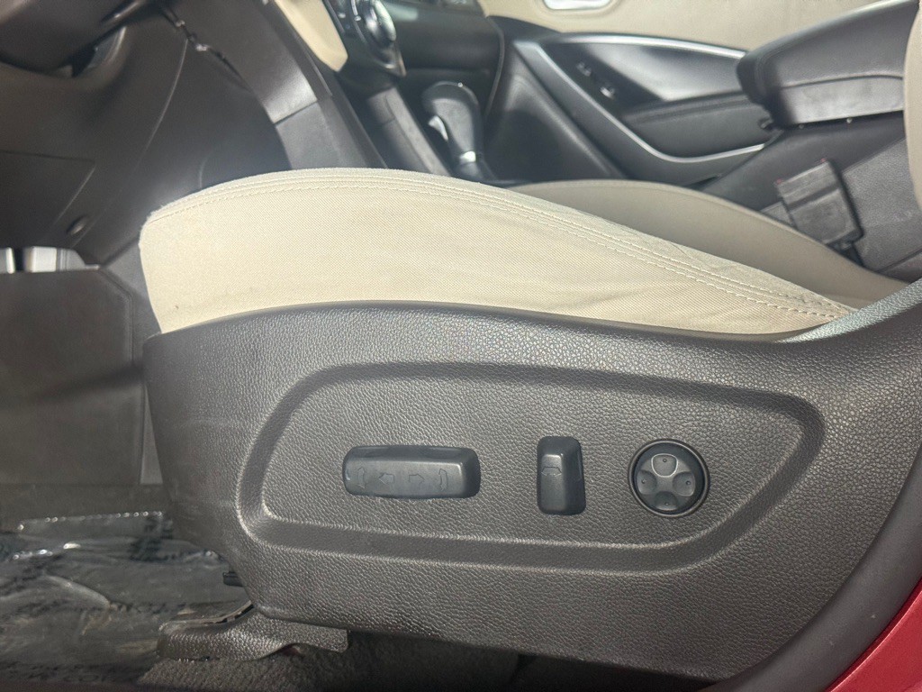 2017 Hyundai Santa Fe Image 23