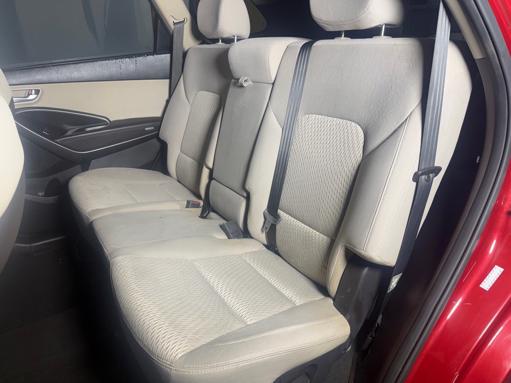 2017 Hyundai Santa Fe Image 25
