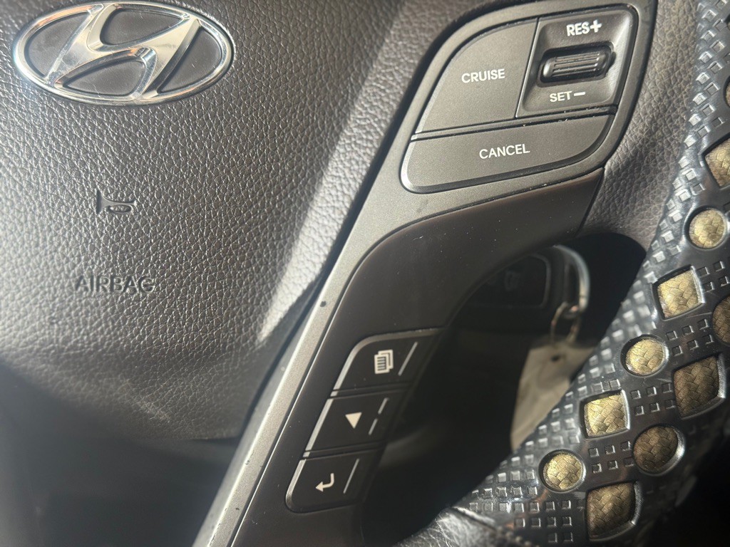 2017 Hyundai Santa Fe Image 28