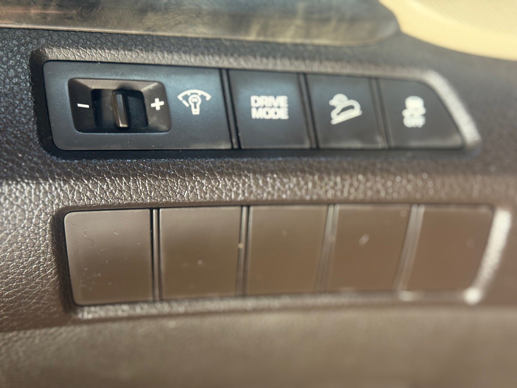 2017 Hyundai Santa Fe Image 29