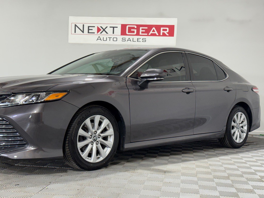 2019 Toyota Camry Image 1