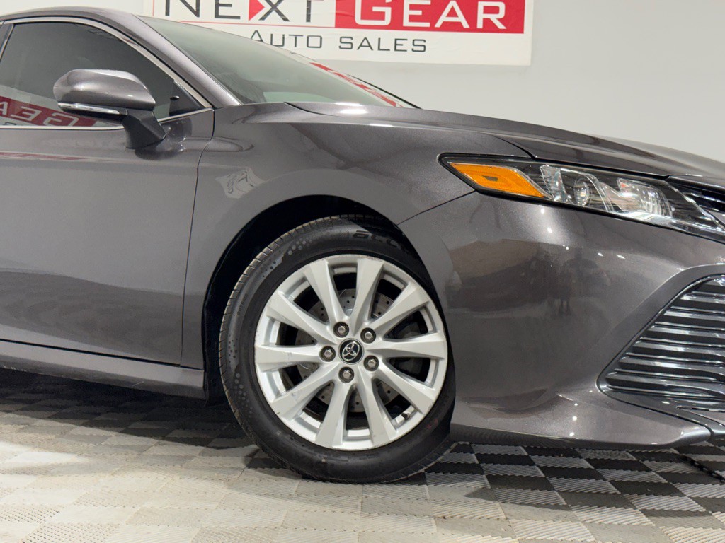 2019 Toyota Camry Image 6