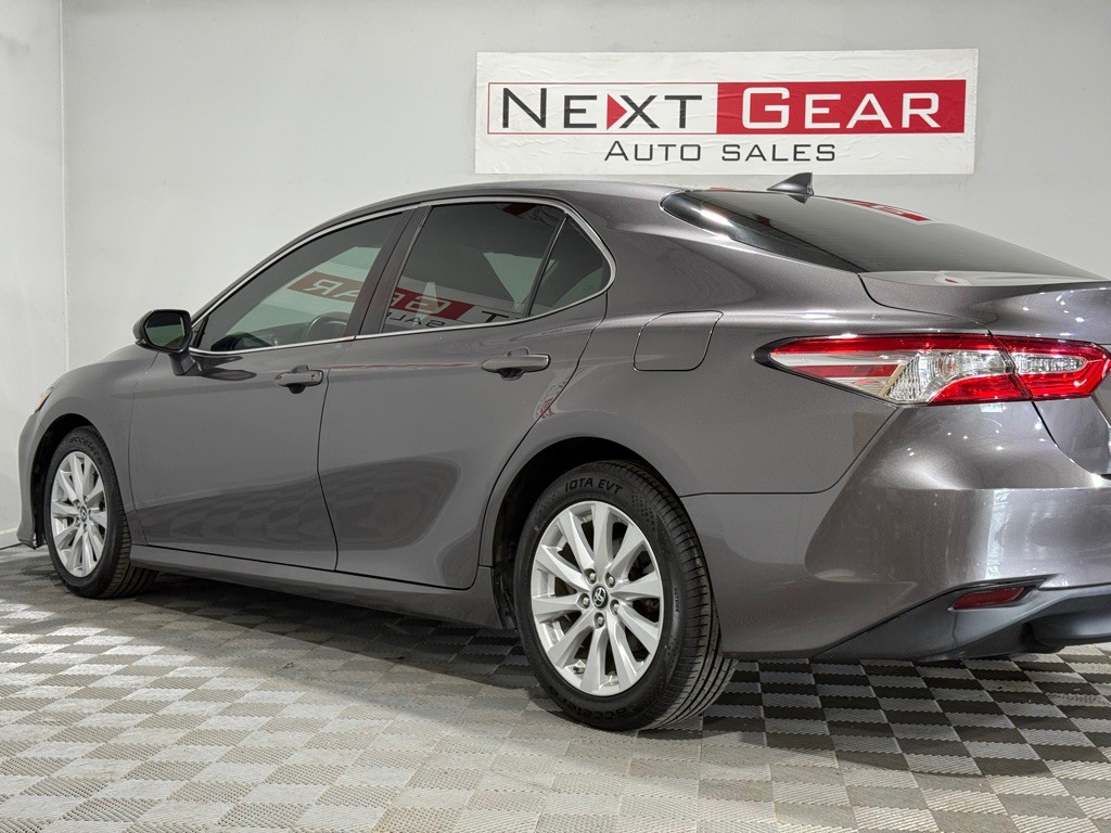 2019 Toyota Camry Image 7