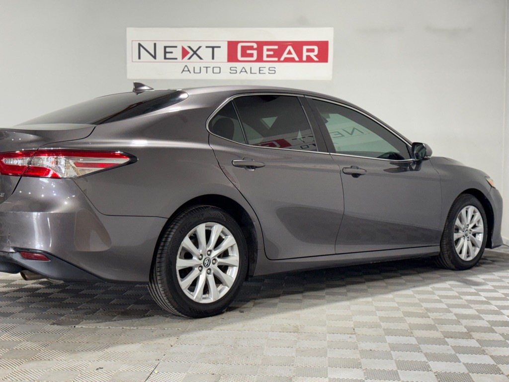 2019 Toyota Camry Image 8