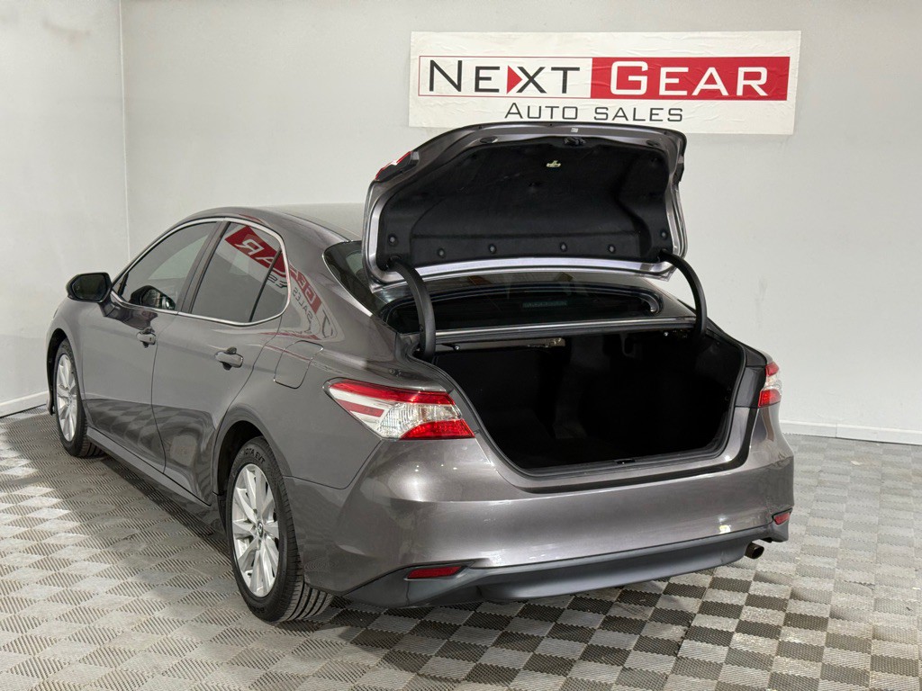 2019 Toyota Camry Image 10