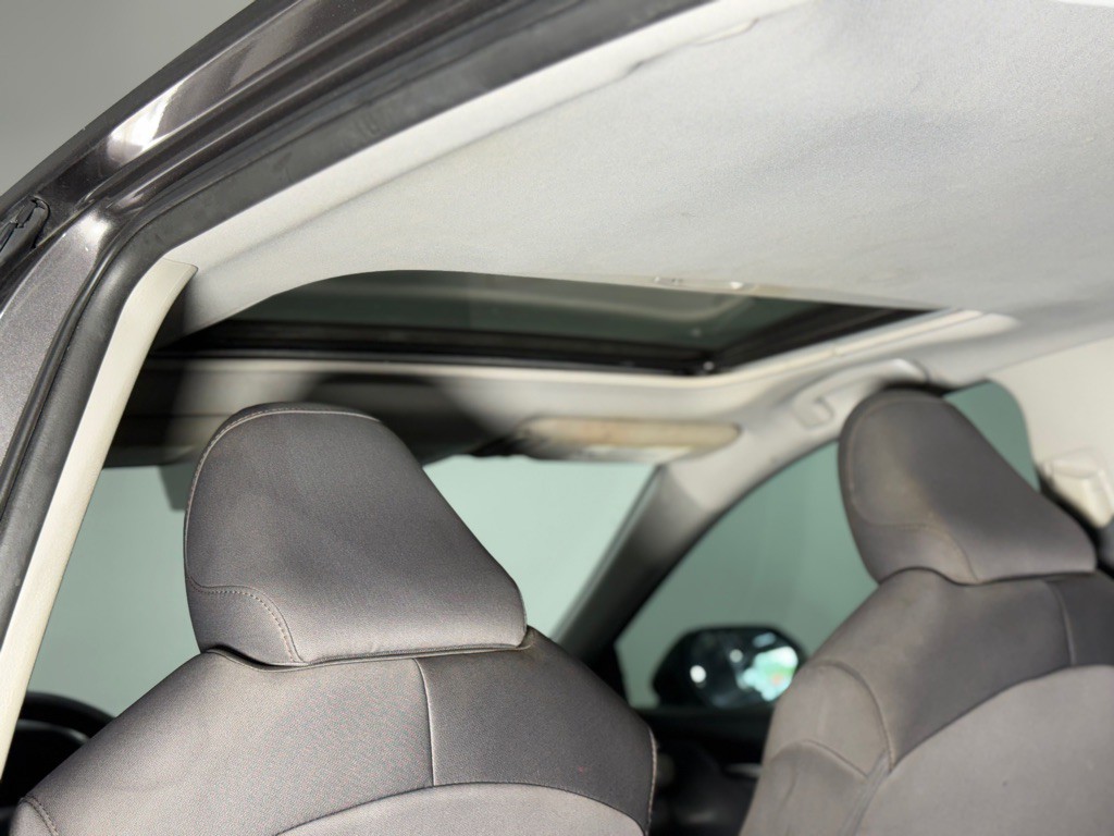 2019 Toyota Camry Image 12