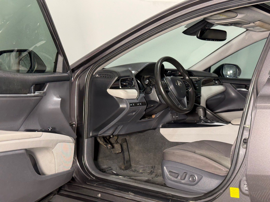2019 Toyota Camry Image 13