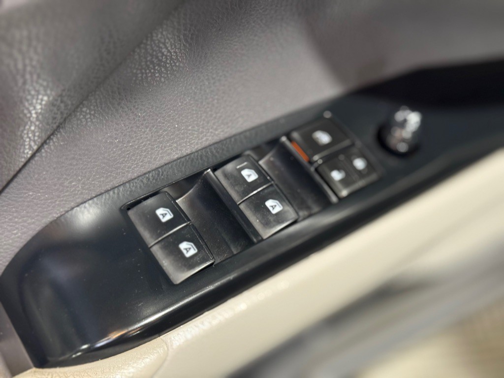 2019 Toyota Camry Image 18