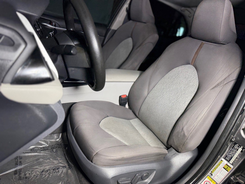 2019 Toyota Camry Image 19