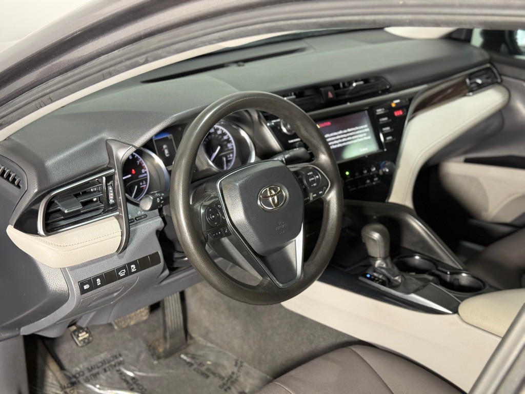 2019 Toyota Camry Image 20