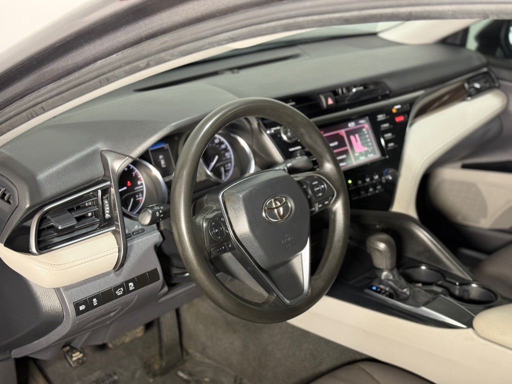 2019 Toyota Camry Image 21