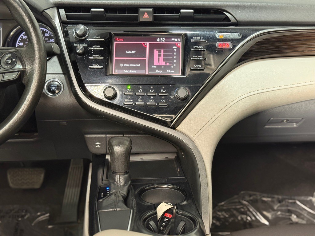 2019 Toyota Camry Image 24