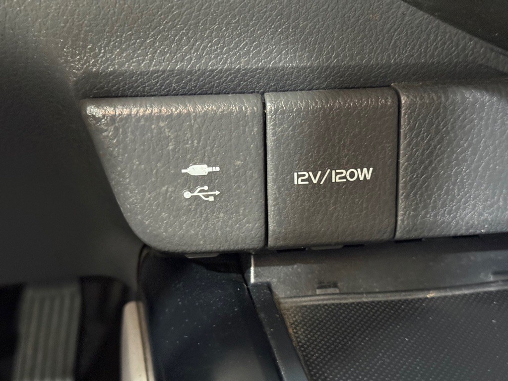 2019 Toyota Camry Image 38