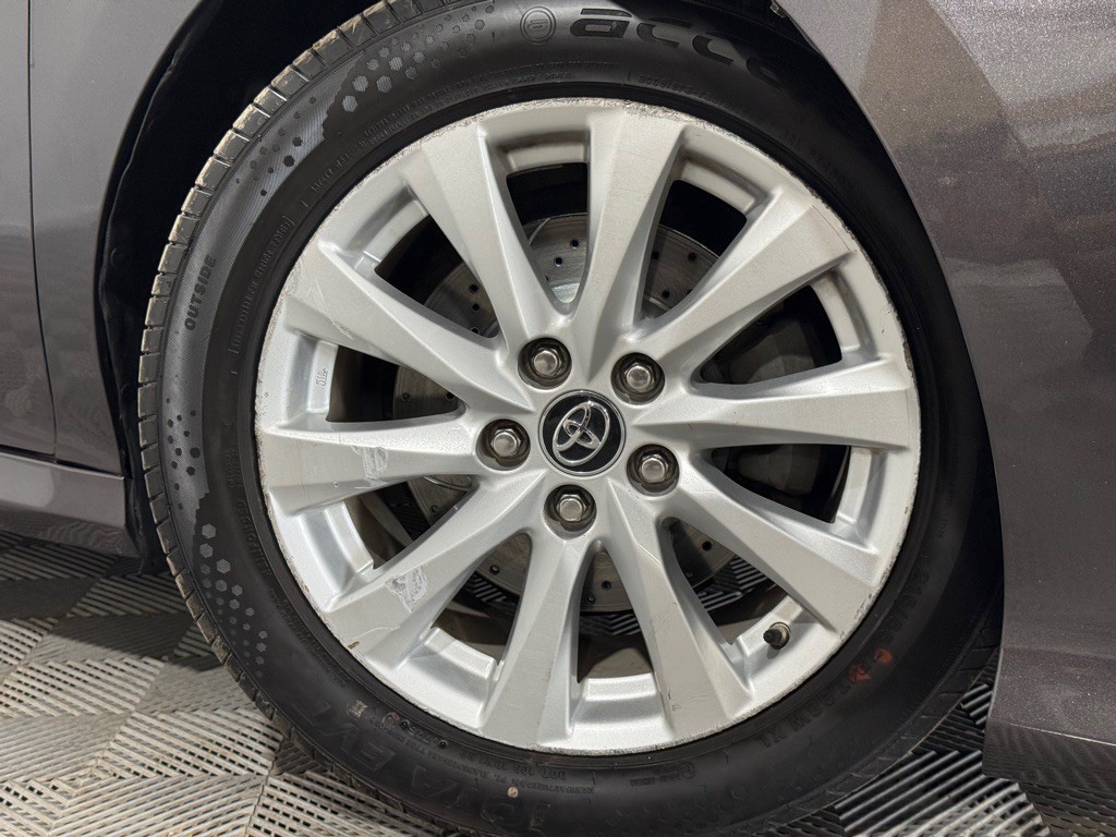 2019 Toyota Camry Image 45