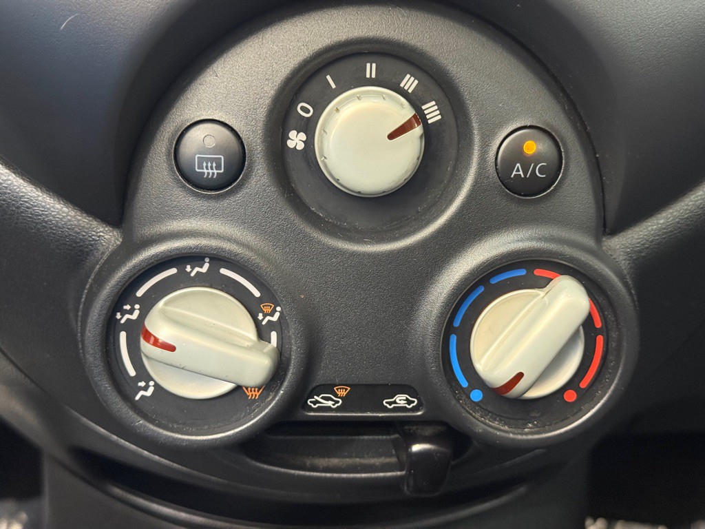 2014 Nissan Versa Image 17